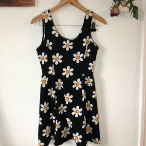 2 for $6! DAISY DRESS 💕